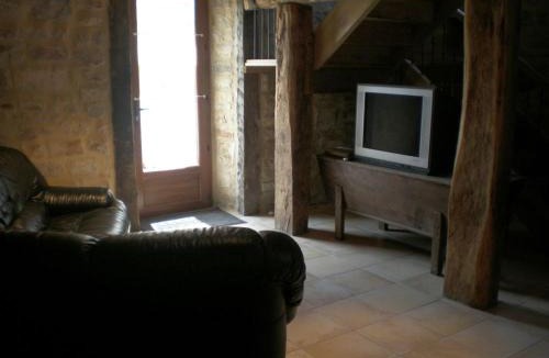 Saint-Symphorien-de-Thenieres House | Gîte de la Taouyre