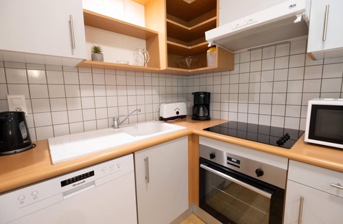 Saint-Rome-de-Dolan House | Gîte 2/4 pers. Comfort at Castel de la Peyre