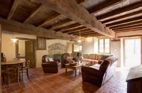 Saint-Just-la-Pendue House | Gîte authentique 12 pers avec terrasse en campagne - FR-1-496-54