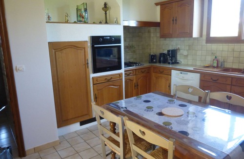Lablachere House | Gîte Avec Terrain Arboré Pour 4 à 6 Personnes en sud Ardèche à Lablachère
