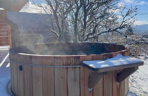 Cuttura Apartment | Gîte cosy 4 pers avec Sauna et Bain nordique - Jura Nature