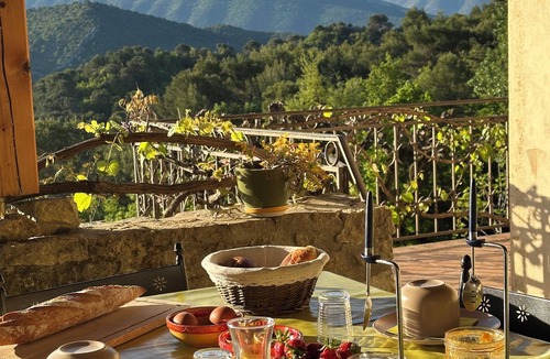 Propiac Apartment | Gîte Eglantier facing Mont Ventoux in drome provençale, swimming pool, nature