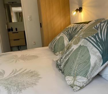 Neuville-sur-Ain Apartment | Gîte indépendant confort et cosy l Ainstant à 2 pas de la rivière