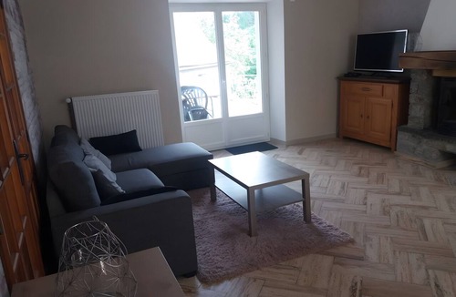 Le Buisson House | Gîte L’Écho du loup – Spacious, Bright with Countryside Views