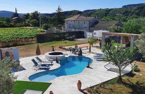 Vallon-Pont-d'Arc House | Gîte Les Rosaces à Vallon Pont d'Arc