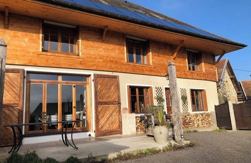 Vaulx House | Gîte " Les Sources" Maison de Campagne 20mins D'annecy