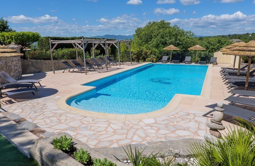 Joyeuse House | Gîte Romarin 1 – Village Holiday Rentals