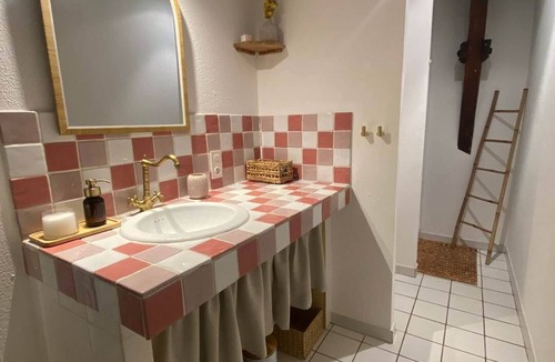 Gramat Apartment | Gite 6 people - “Le Safran”