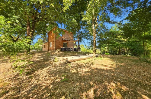 Dommartin-les-Cuiseaux Ski Chalet | Gîte de la Liambe -wooden house in the countryside - sleeps 4 to 6 -
