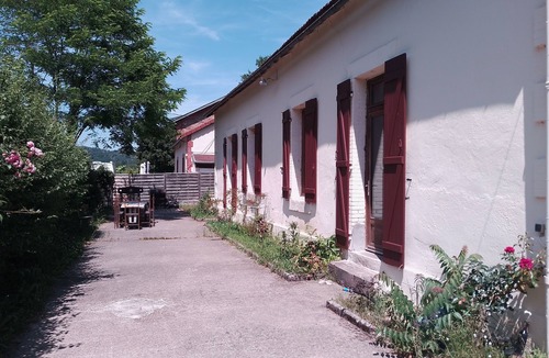 Cransac House | GITE DE GROUPES 210m2, sleeps 15, pets welcome!