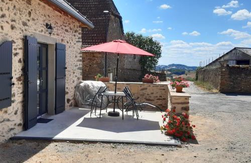 Saint-Santin House | gite de La Carrière