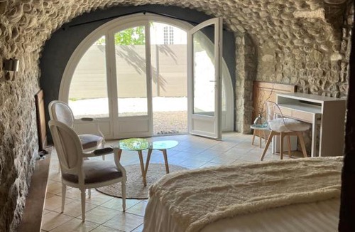Aubenas Bed & Breakfast | GITE DE LA CAPPELLA - CHAMBRE D'HÔTES A VOLTA