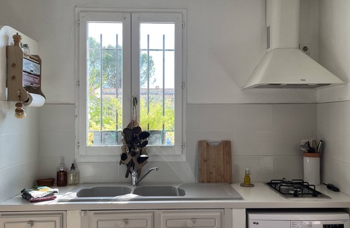 Cabries Apartment | Gite for 3, ideally located, 10 mn from Aix en Provence and 20 mn from Marseille
