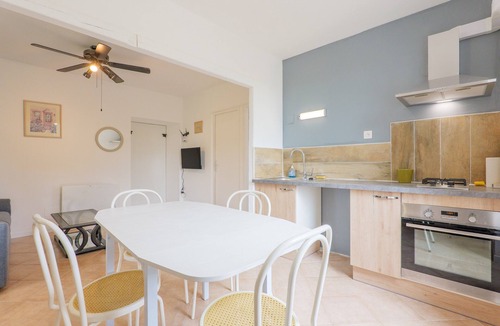 Chauzon Apartment | Gîte “Le Barquetier” with Shared Pool, Wi-Fi, and Air Conditioning