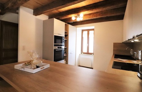 Pers Cottage | Gite Le Rouget-Pers, 4 bedrooms, 8 persons