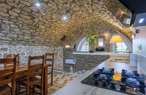 Chauzon Apartment | Gîte “Les Beaumes” with Shared Pool, Wi-Fi, and Air Conditioning