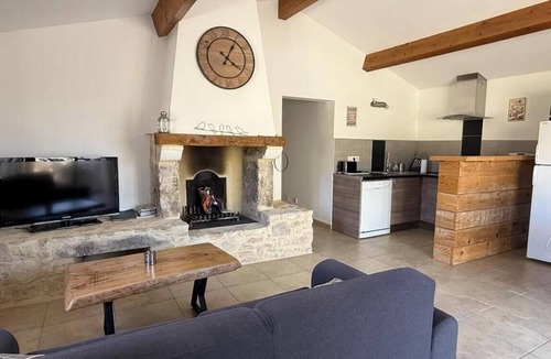 Bessas House | Gîte, located in a stone farmhouse, air conditioning and swimming pool, quiet location.