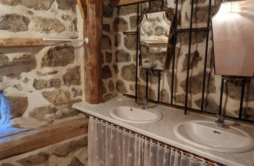 Lafarre House | Gîte "Socabenga" – Source of the Loire