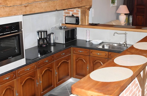 Saint-Gerons House | Gite with Lake Access, Enclosed Garden & View – Cantal, Near Saint-Etienne-Cantales