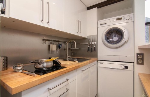 Argentiere Apartment | Grand Roc A211 from Slopes 150m, Mont-Blanc View, Parking & WiFi - Happy Rentals