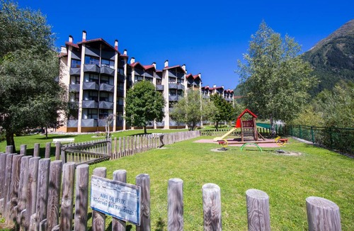Argentiere Apartment | Grand Roc A220 from Slopes 150m , View & Parking - Happy Rentals