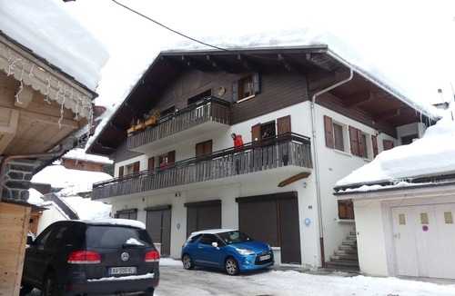 La Clusaz Apartment | Gravaches 3 - Apartment 2*, village center, near pistes for 6 people