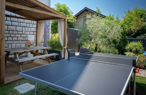 Barberaz Apartment | Guest House 'La Suite Des Sommets' with Shared Pool, Shared Terrace and Air Conditioning