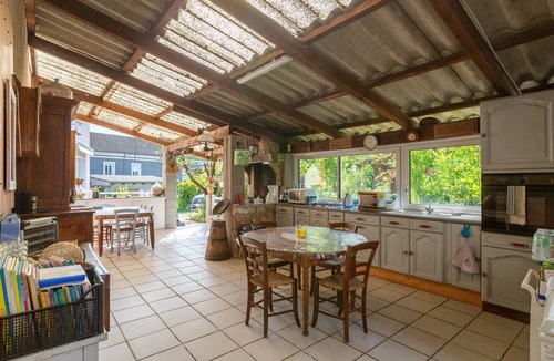 Duniere-sur-Eyrieux Bed & Breakfast | Guest Room “Côté Jardin” with Shared Terrace, Communal Garden and Wi-Fi