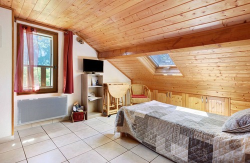 Engins Bed & Breakfast | Guest Room 'La Rossinière' with Mountain View, Private Terrace, and Wi-Fi