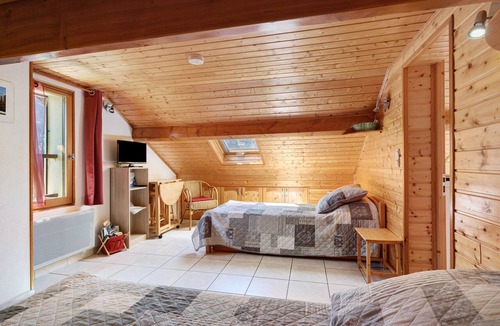 Engins Bed & Breakfast | Guest Room 'La Rossinière' with Mountain View, Private Terrace, and Wi-Fi