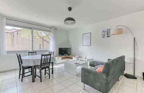Villette - Maisons Neuves Apartment | GuestReady - Macaron Delight in the 3rd Arr.
