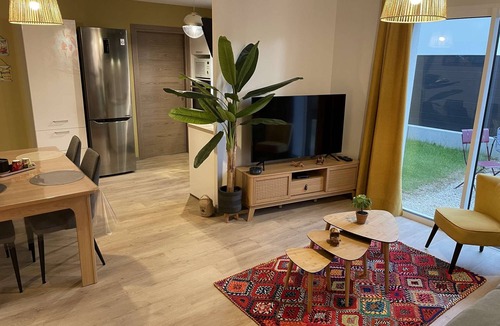 Drumettaz-Clarafond Apartment | Havana - Air-conditioned 4* apartment with terrace and private garden