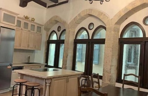 Saint-Antonin Noble Val Apartment | Historic Maison du Roy/Royal Chambers -3BR/2BR Apartment with Royal Fireplace