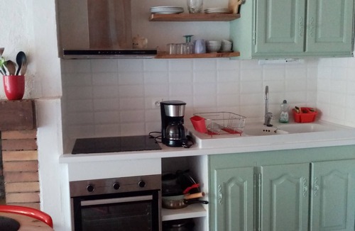 Aurillac Apartment | Historic center, T1 apartment with balcony and river view