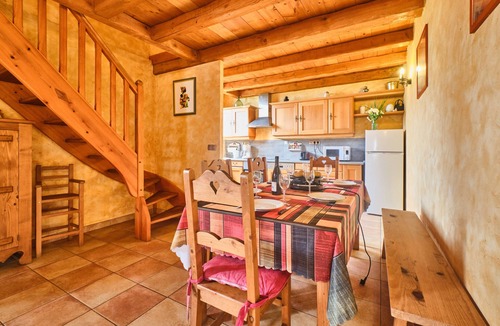 Arbin House | Holiday Home 'Chateau De Merande' with Mountain Views, Private Terrace and Wi-Fi