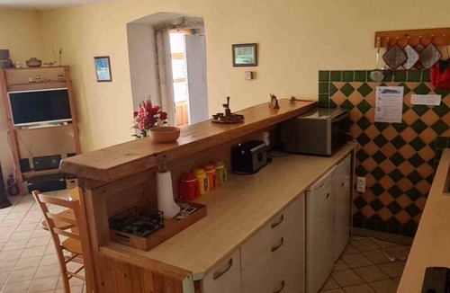 Bonlieu House | Holiday Home "Gîte 1265 in the Lake Region" with Shared Garden and Wi-Fi