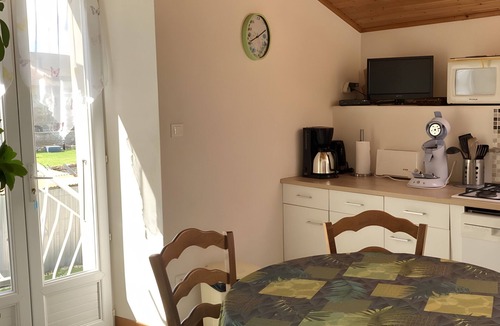 Vertamboz House | Holiday Home "Gîte Des 4 Lacs" with Mountain View, Private Terrace and Wi-Fi