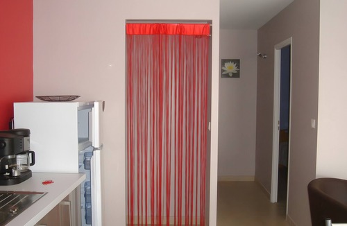 Maubec House | Holiday Home “Gîte Le Figuier” with Wi-Fi and Air Conditioning