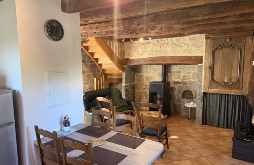 Issendolus House | Holiday Home “L'oustal De Lo Philomène” with Private Terrace, Garden & Wi-Fi