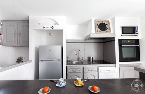 Voreppe Apartment | Homerez - Bright apartment in Voreppe, 43 m² with pool