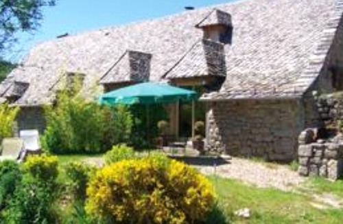 Florentin-la-Capelle House | Homerez - Spacious house for 8 ppl. with terrace at Florentin-la-Capelle