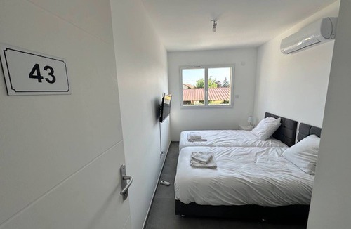 Satolas-et-Bonce Apartment | House 40 With 5 Bedrooms Lechaffardcom