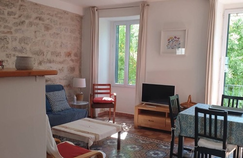 Les Vans House | House Centre bourg, 2 bedrooms opening onto quiet terrace, river 1km away
