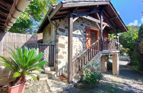 Capdenac Apartment | House studio vacation cottage South of France Lot Aveyron