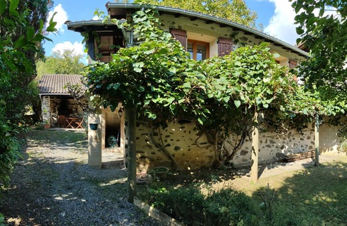 Capdenac Apartment | House studio vacation cottage South of France Lot Aveyron