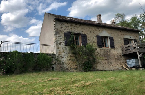 Chastellux-sur-Cure House | House with Castle View in the Heart of Morvan