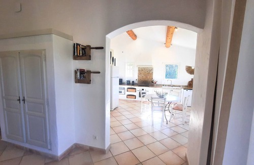 Cabrieres-d'Avignon Villa | In PROVENCE, Facing LUBERON, A LITTLE CORNER OF PARADISE, PRIVATE VILLA FOR 6 Pers
