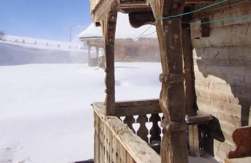 Saint-Pierre-dels-Forcats Ski Chalet | Ker Bela Bartok -Chalet-Family-Mountain view-Ensuite with Bath