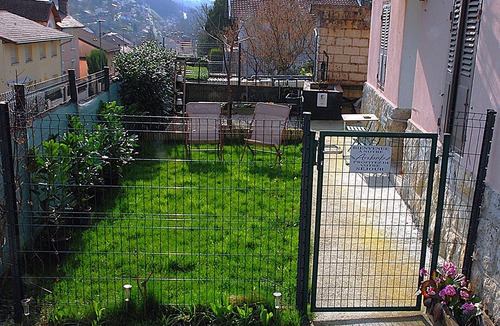Bellegarde-sur-Valserine Apartment | ‘L'appart De Cécile’ Apartment with Mountain Views, Private Garden, and Wi-Fi