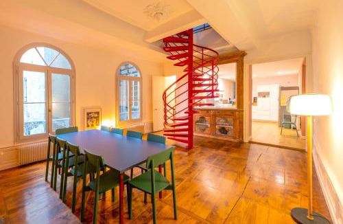Figeac House | L'Aubépine du Puy, Maison d'Exception avec Piscine Privée au Cœur de Figeac